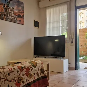  Apartment Fiorilli House - Fair District - Gratis Private Parking Italy